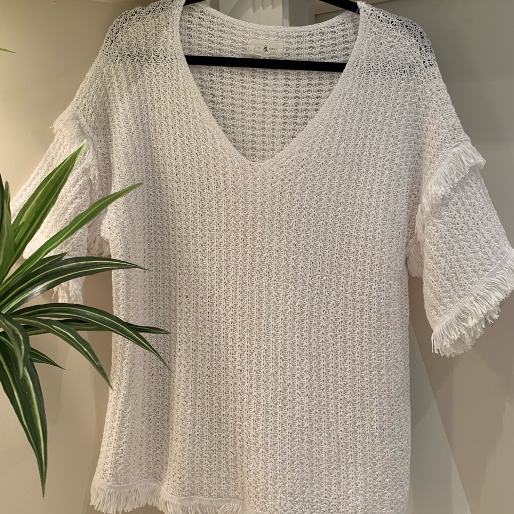 white sweater Lou & Grey with fringe